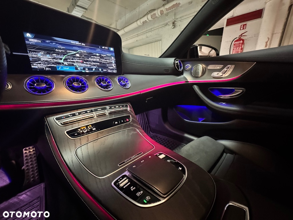 Mercedes-Benz Klasa E 200 Coupe 4-Matic 9G-TRONIC - 14