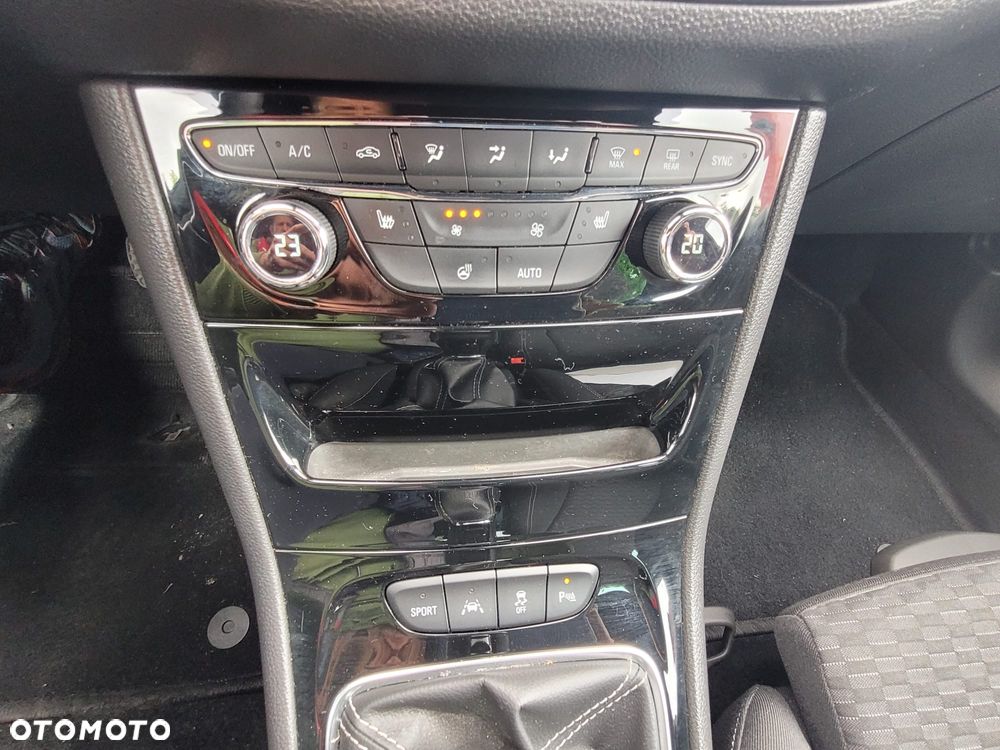 Opel Astra 1.4 Turbo Start/Stop 120 Jahre - 22