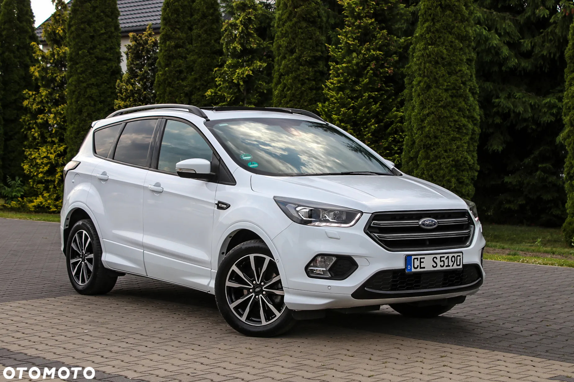 Ford Kuga 1.5 EcoBoost 2x4 ST-Line - 3