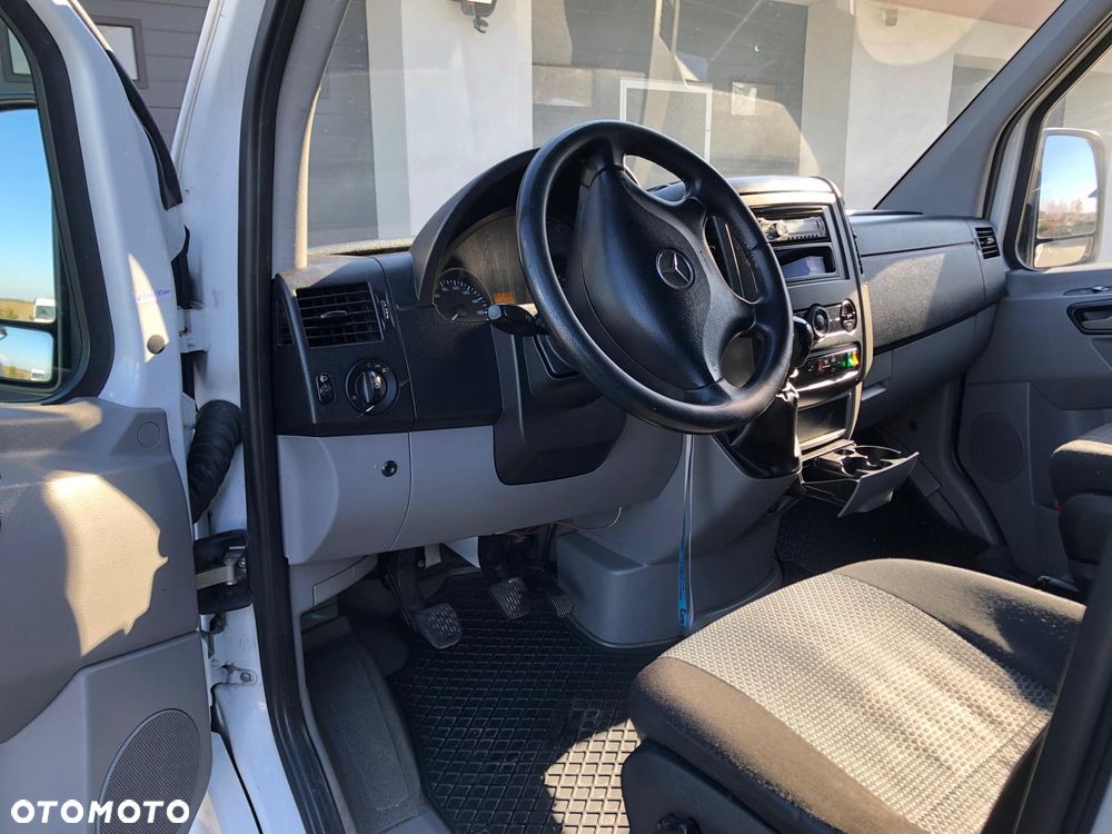 Mercedes-Benz Sprinter - 11
