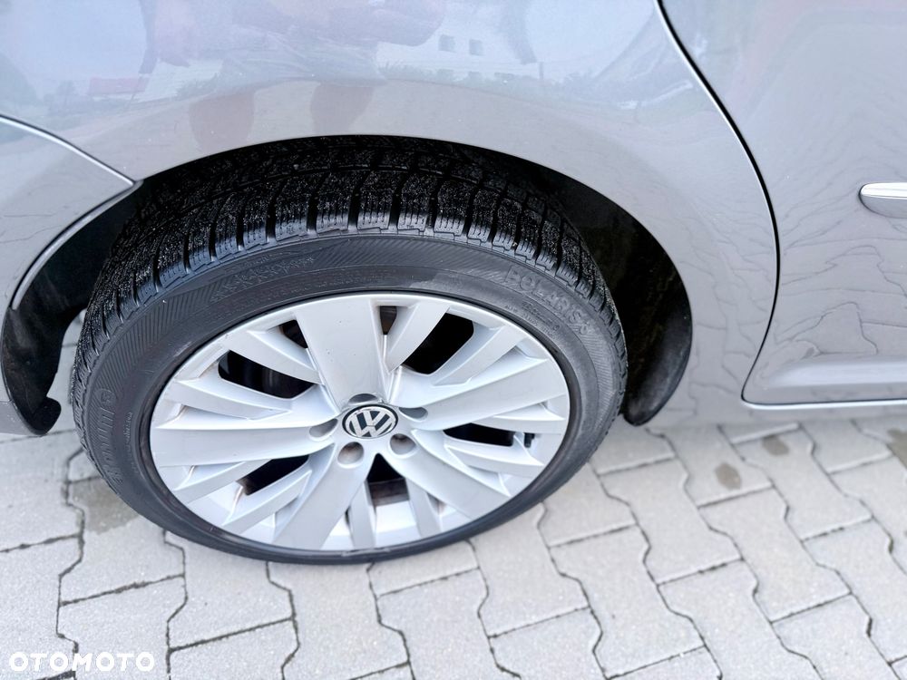 Volkswagen Touran 2.0 TDI DPF Highline DSG - 23