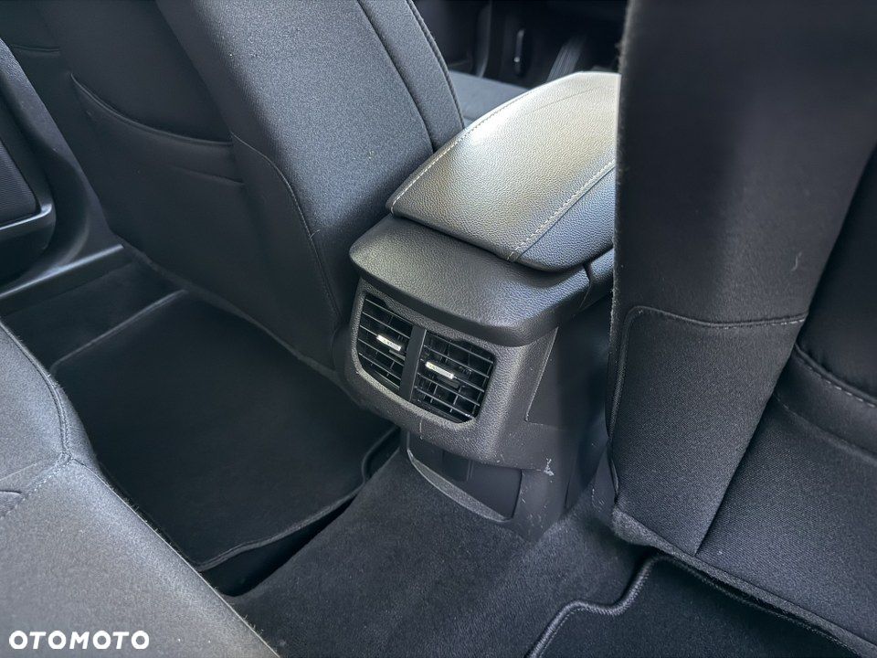 Ford Mondeo SW 2.0 TDCi S&S Titanium - 34