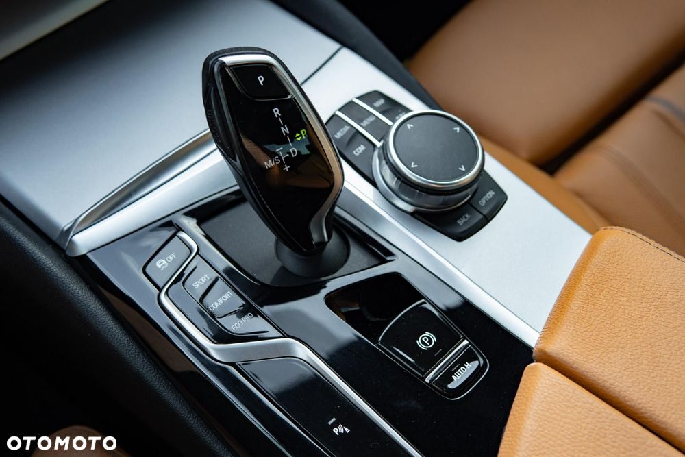 BMW Seria 5 520d xDrive MHEV Business Edition - 18