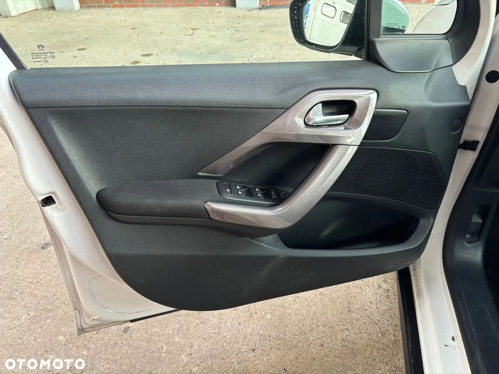 Peugeot 2008 120 VTI Allure - 15
