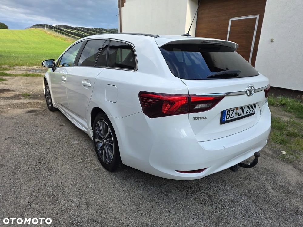 Toyota Avensis - 38