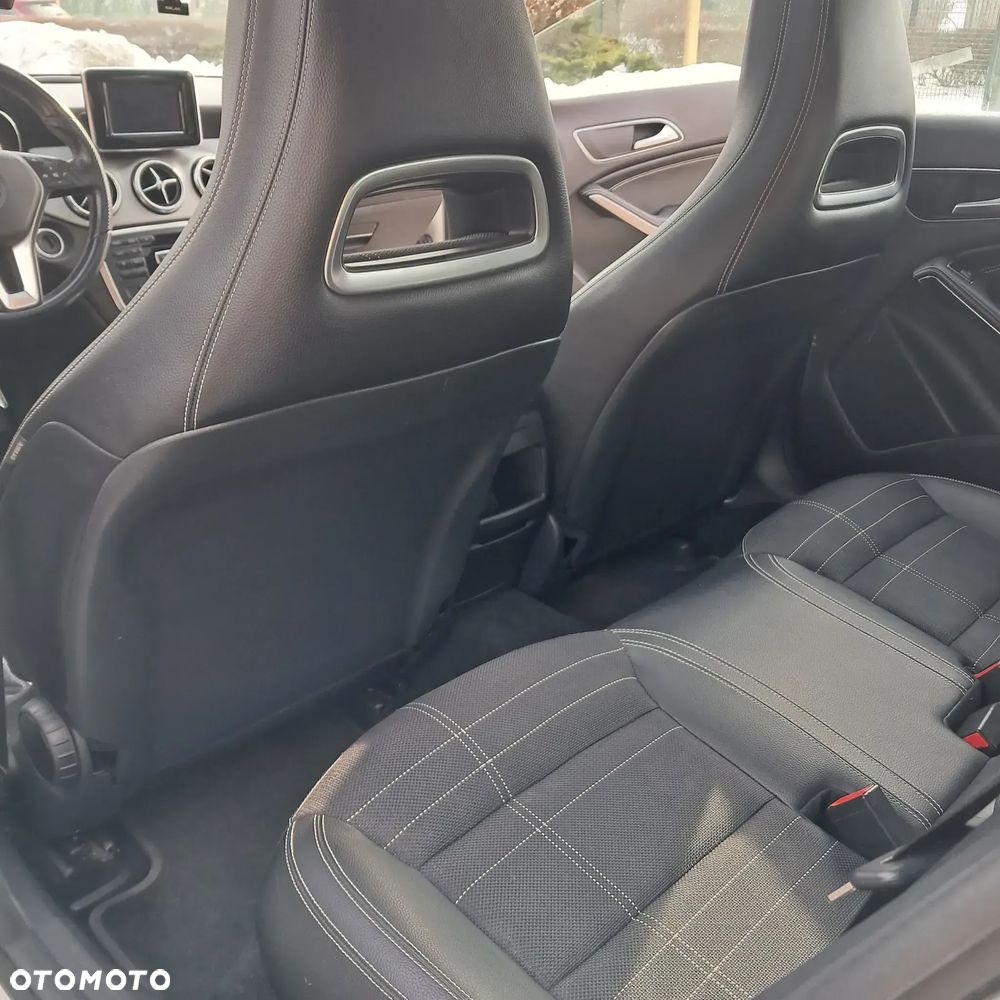 Mercedes-Benz CLA 180 - 6