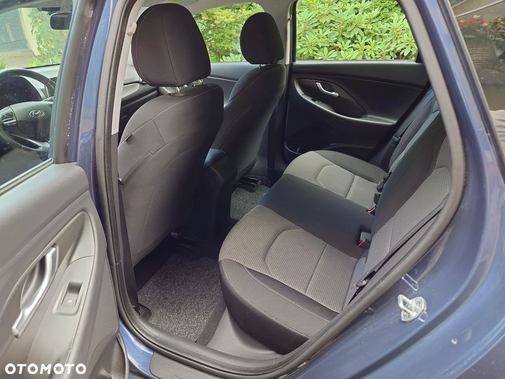 Hyundai i30 1.4 Premiere Comfort - 11