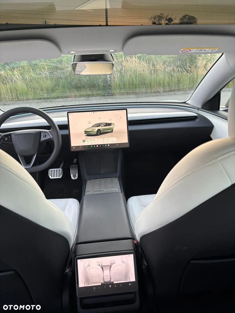 Tesla Model 3 2024 photo 3