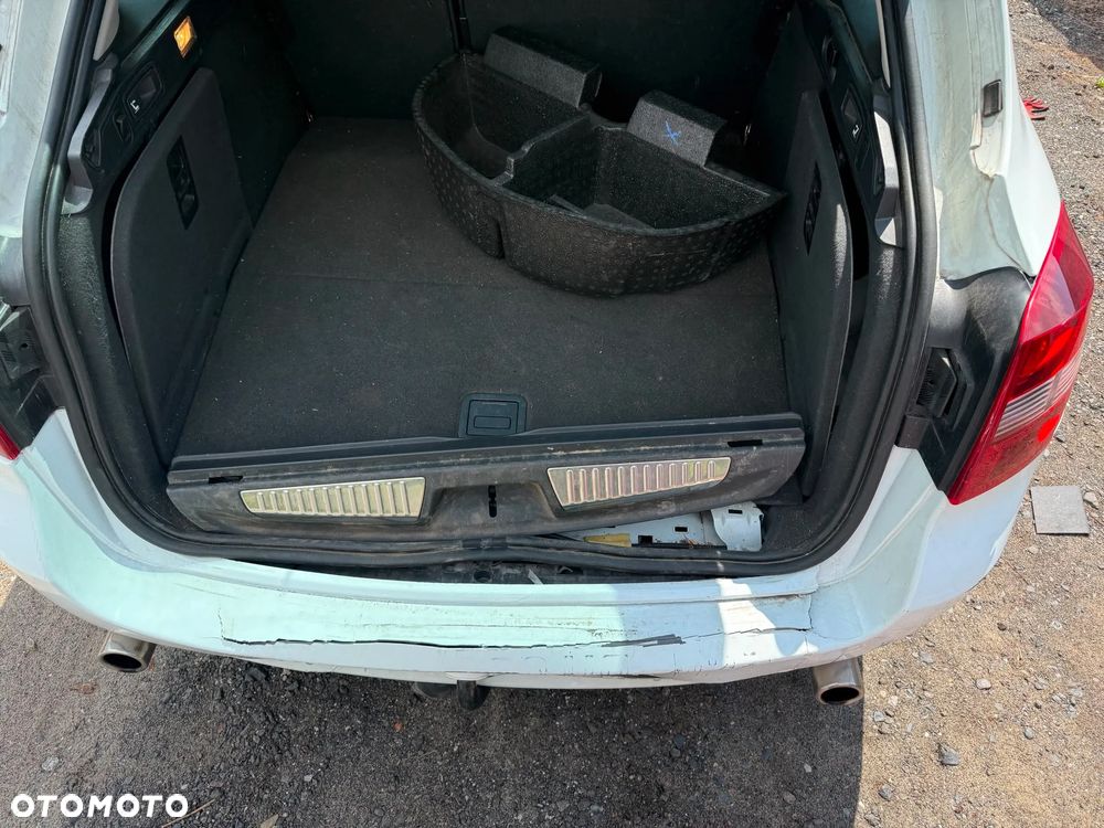 Renault Laguna dCi 150 FAP Start-Stop Dynamique - 8