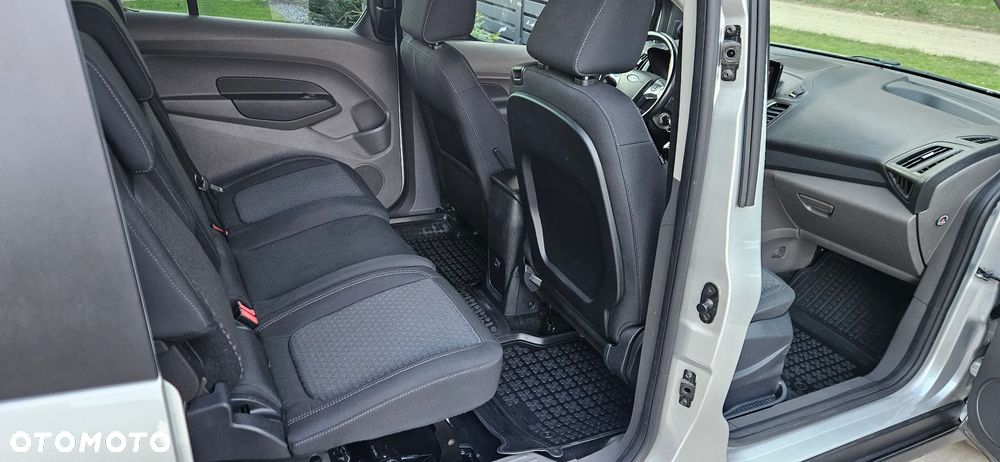 Ford Tourneo Connect Grand - 37