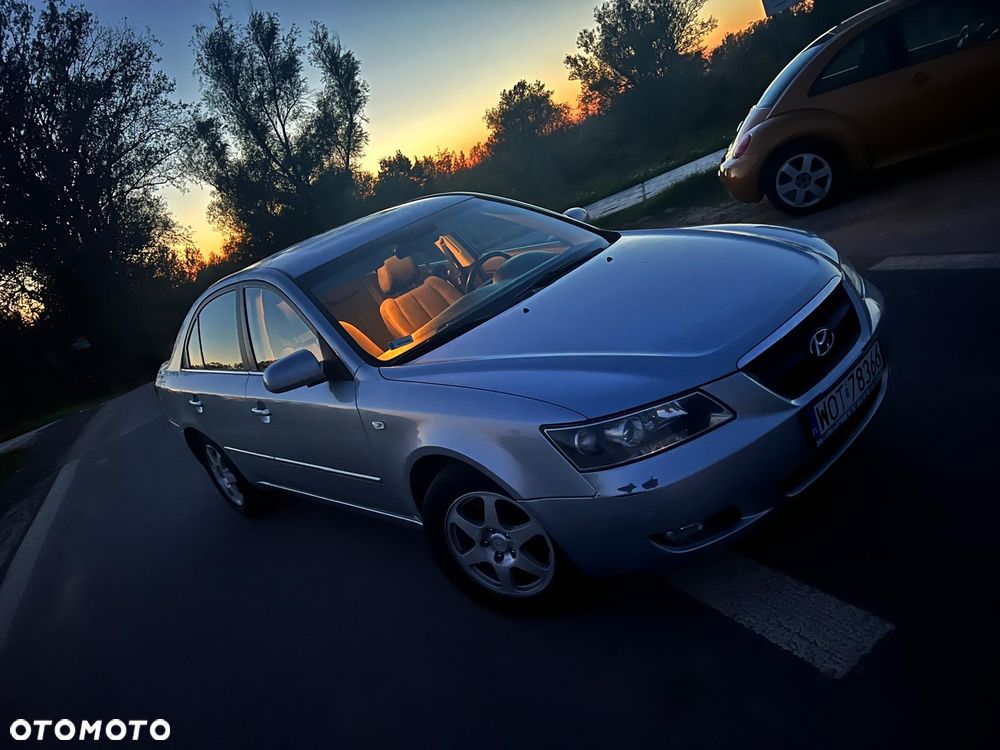 Hyundai Sonata - 5