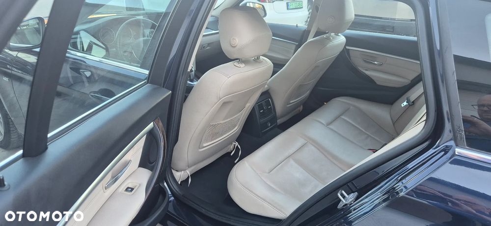 BMW Seria 3 330d Edition Luxury Line Purity - 13