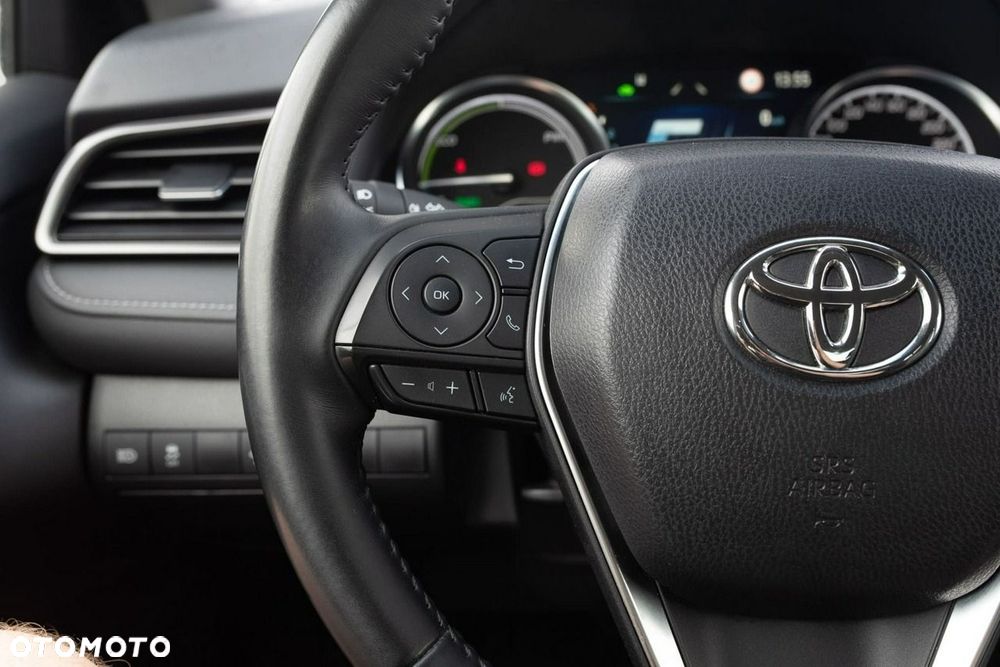Toyota Camry - 12