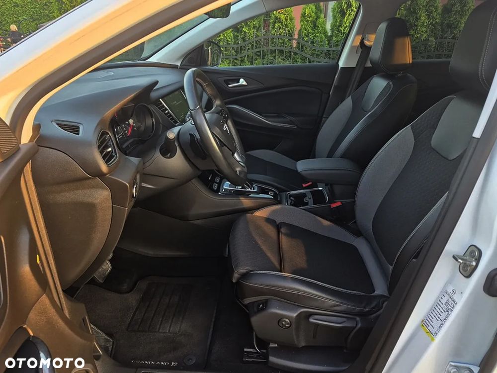 Opel Grandland X 1.6 T PHEV 4x4 Design&Tech - 23