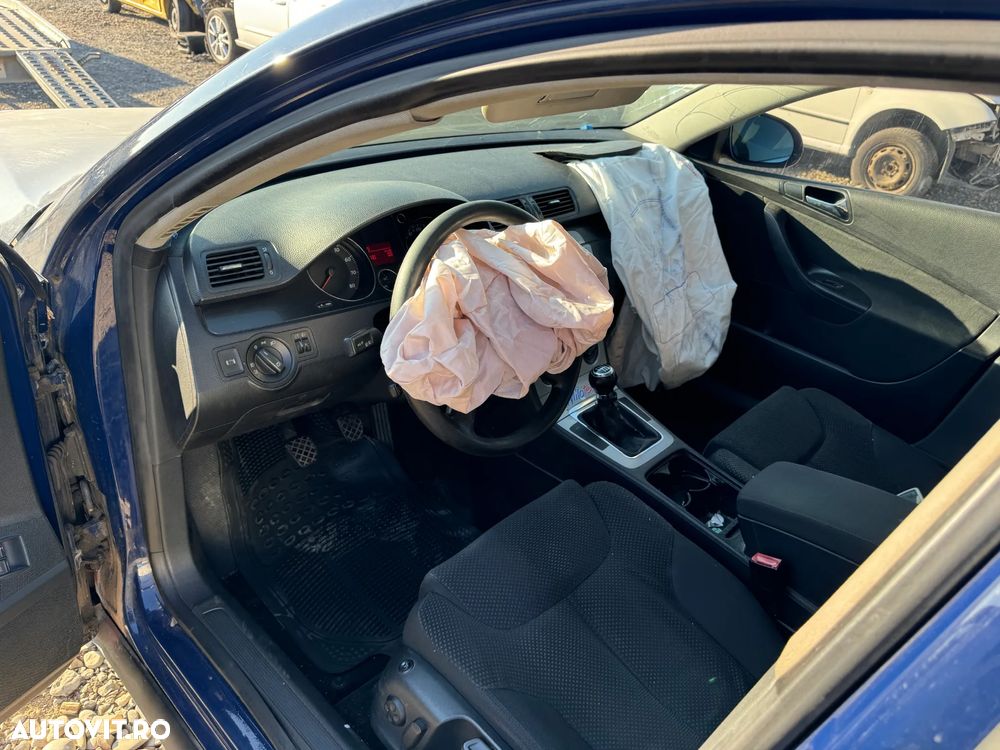 Dezmbram VW Passat B6 Berlina 2.0 fsi BVY - 11