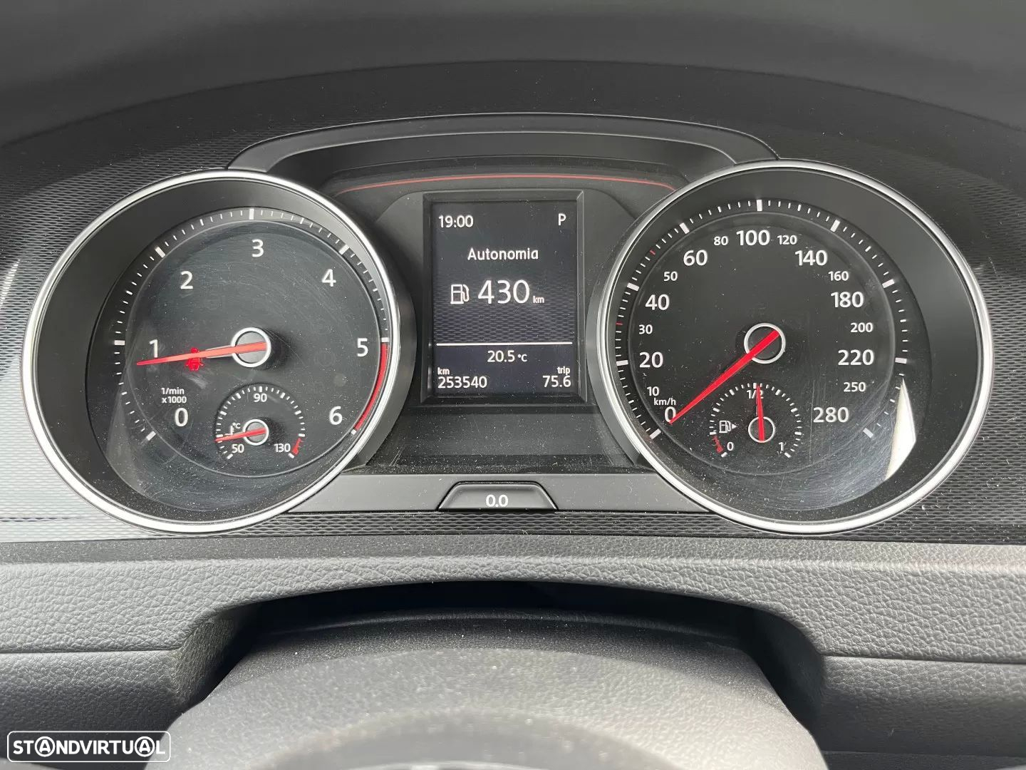 VW Golf 2.0 TDi GTD DSG - 44