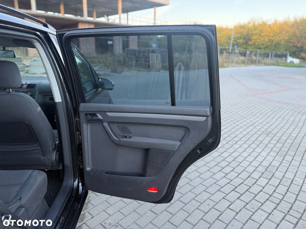 Volkswagen Touran 2.0 TDI DPF Highline - 18