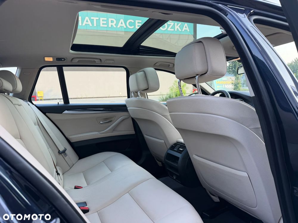 BMW Seria 5 525d Sport-Aut Luxury Line - 25