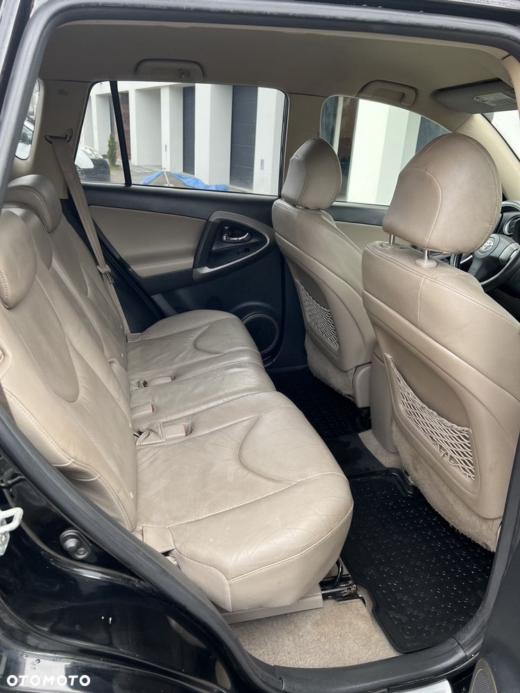 Toyota RAV4 2.2 D-4D Sol 180 - 11