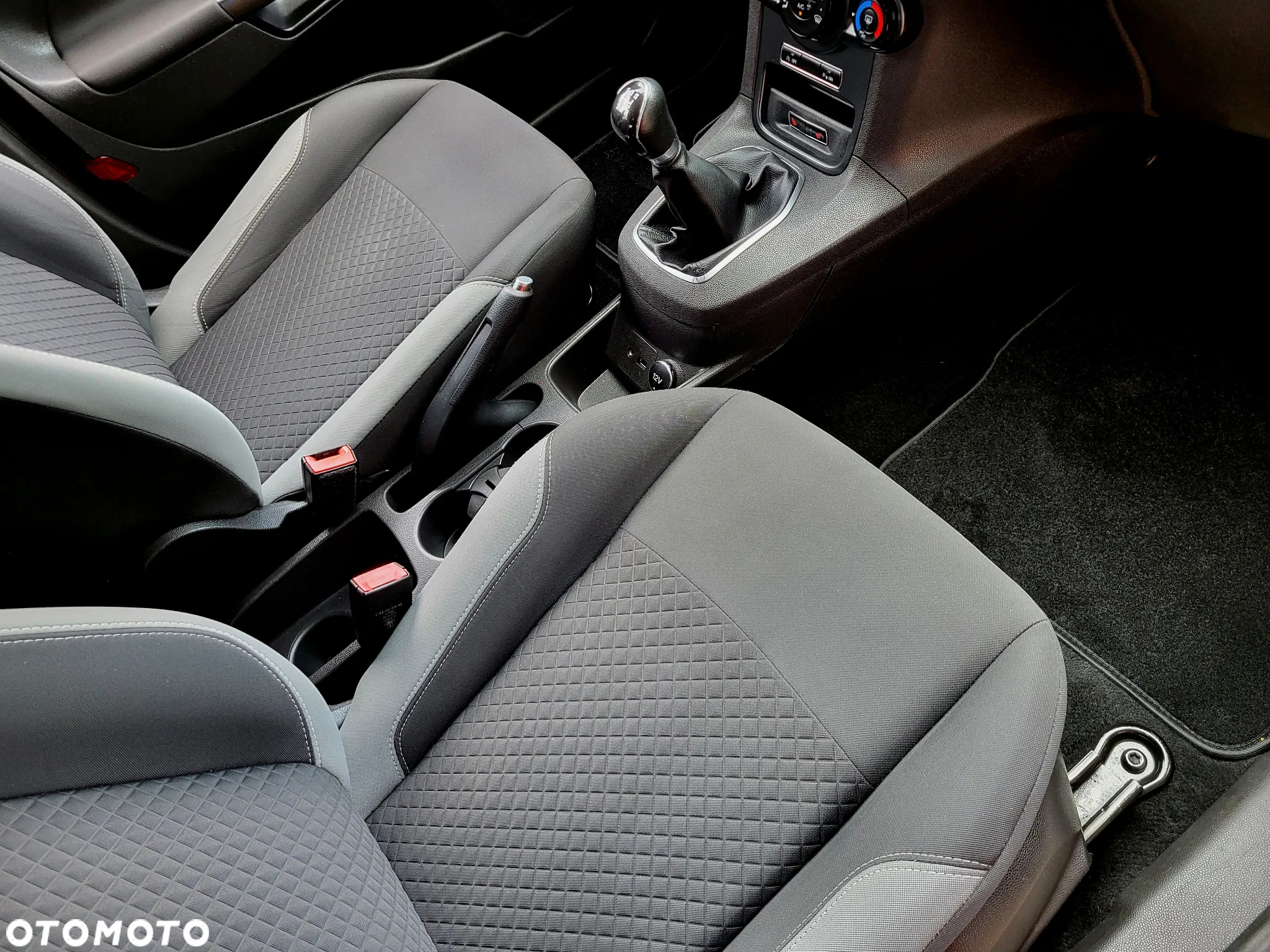 Ford Fiesta - 22
