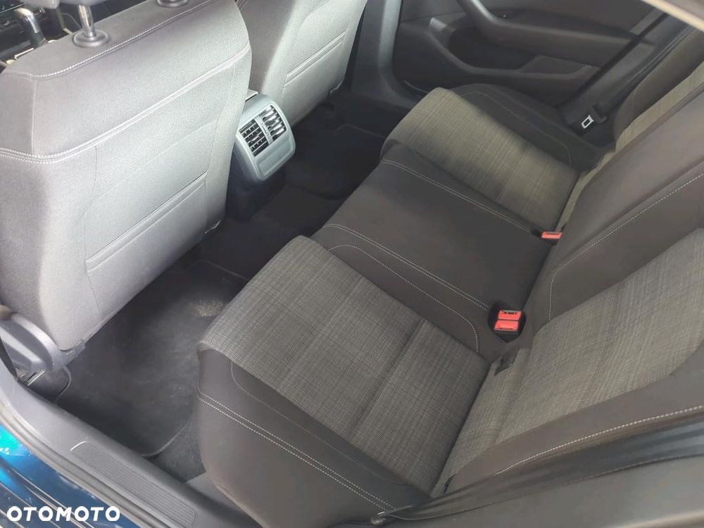 Volkswagen Passat 2.0 TDI EVO Business DSG - 17