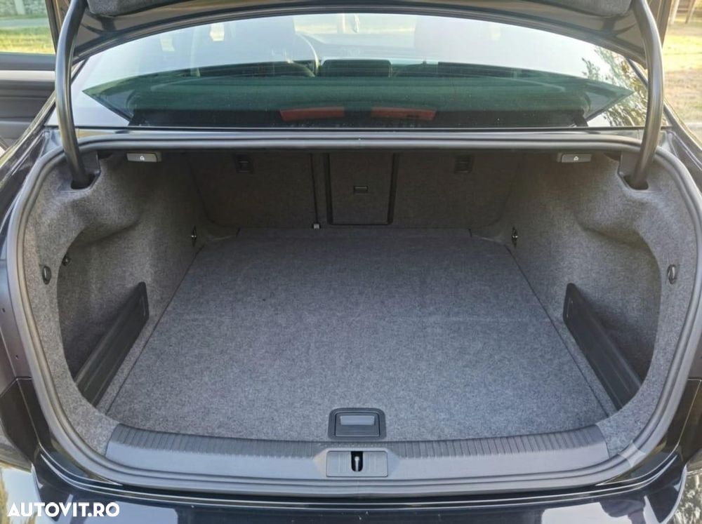 Volkswagen Passat 1.6 TDI SCR DSG - 5