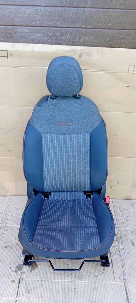 Fotel pasażera prawy przód przedni Fiat 500E - 1