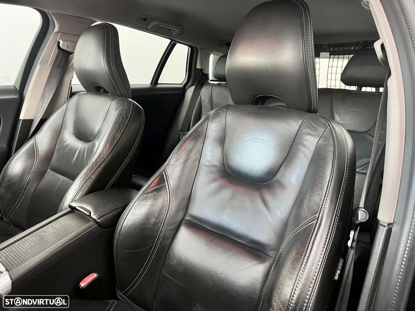 Volvo V60 2.0 D3 R-Design Start/Stop - 25