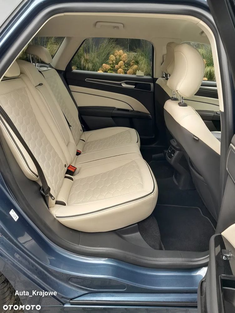 Ford Mondeo 2.0 Hybrid Vignale Plus - 34