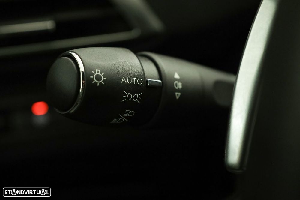 Peugeot 3008 1.6 Hybrid Allure e-EAT8 - 19