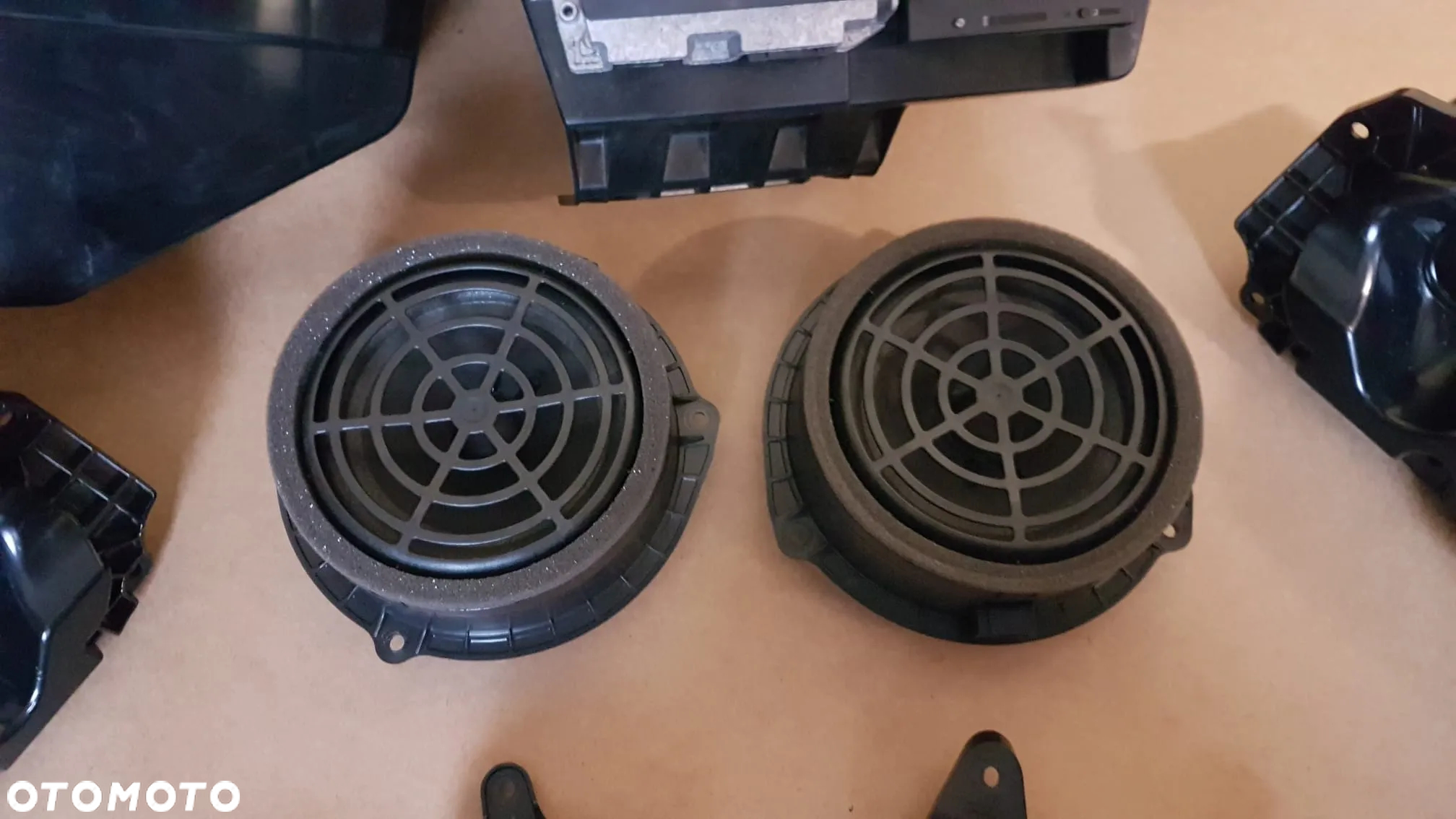 AUDI A6 C7 GŁOŚNIKI  WZMACNIACZ SUBOOWEF SUBWOOFER BOSE POJEDYNCZO AVANT - 12