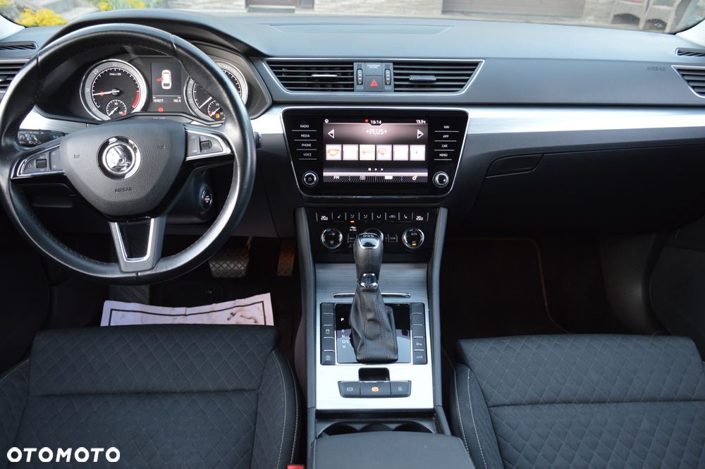Skoda Superb 2.0 TDI SCR Sportline DSG - 19