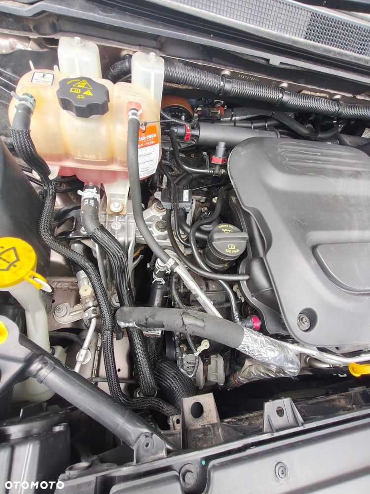 Chrysler Pacifica - 30