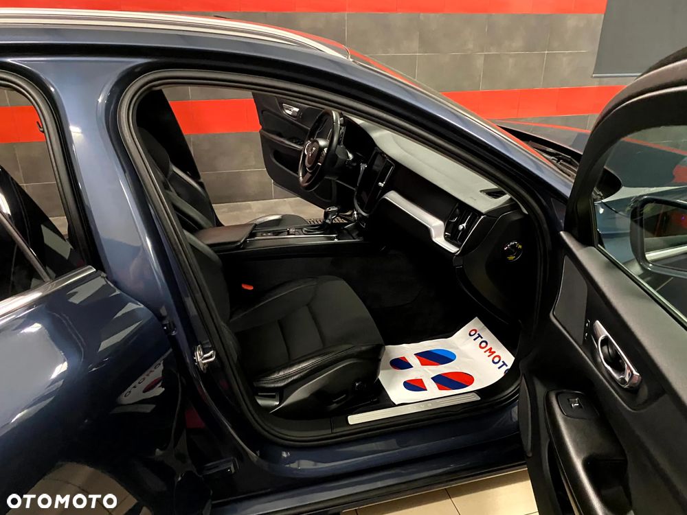 Volvo V60 D4 Geartronic Momentum - 22
