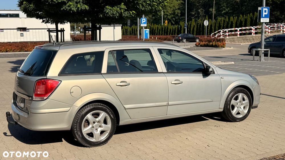Opel Astra 1.8 Sport - 18