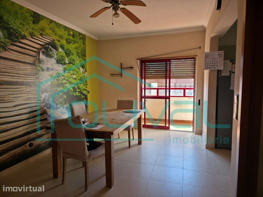Alverca apartamento T4 transformado em T3 próximo do continente e M... - Grande imagem: 3/17