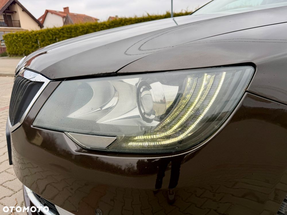 Skoda Superb 2.0 TDI Ambition - 11