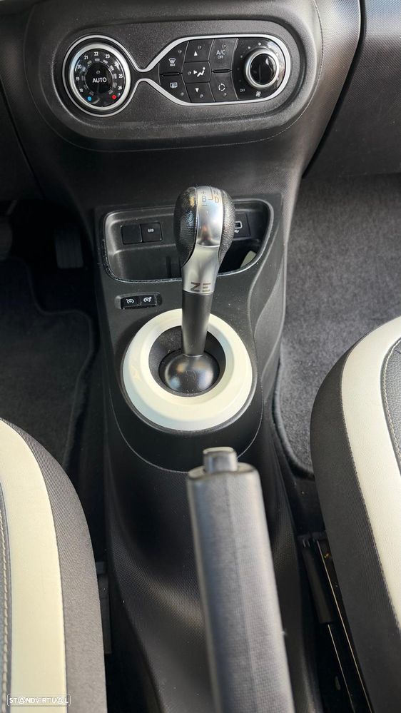 Renault Twingo E-Tech. 22 Urban Night - 10