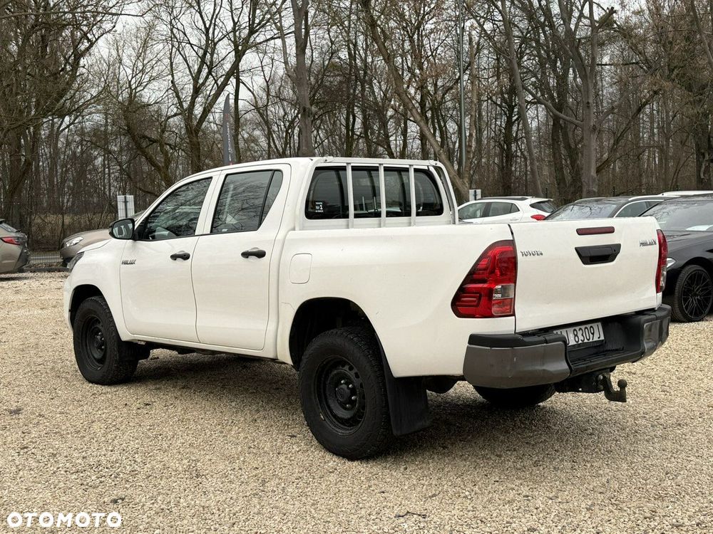 Toyota Hilux 2.4 D-4D Double Cab DLX 4x4 - 5