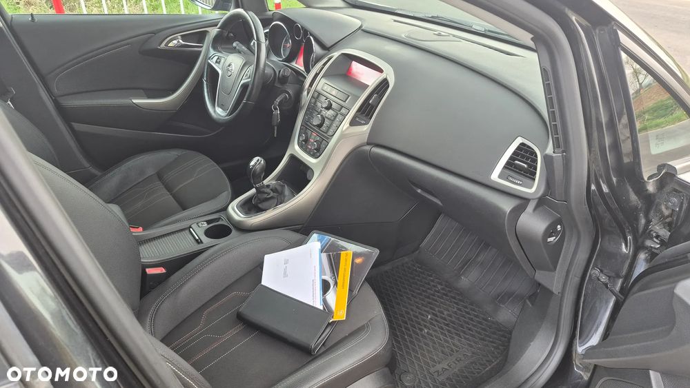 Opel Astra 1.4 T Edition 150 - 9