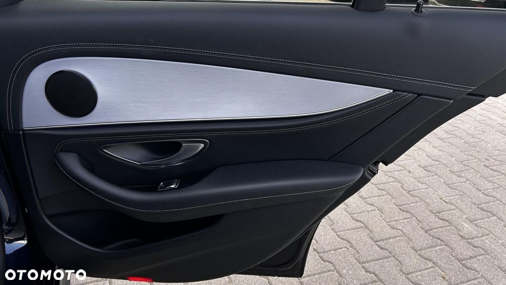 Mercedes-Benz Klasa E - 27