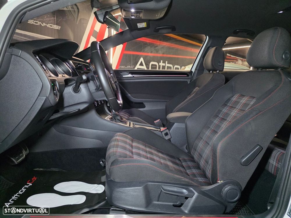 VW Golf 2.0 TSi GTi DSG - 12