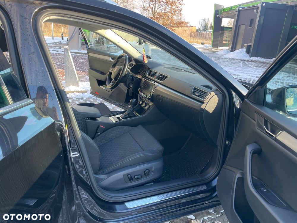 Skoda Superb ver-2-0-tdi-style-dsg - 11