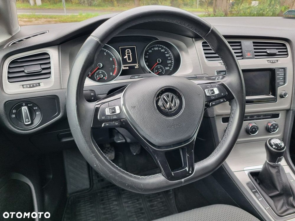 Volkswagen Golf - 23