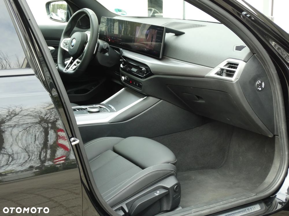 BMW Seria 3 320d xDrive M Sport - 13