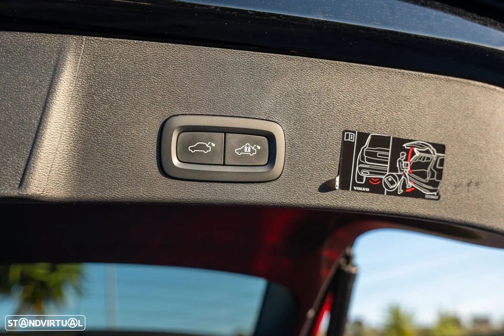 Volvo XC 40 1.5 T5 PHEV R-Design - 24
