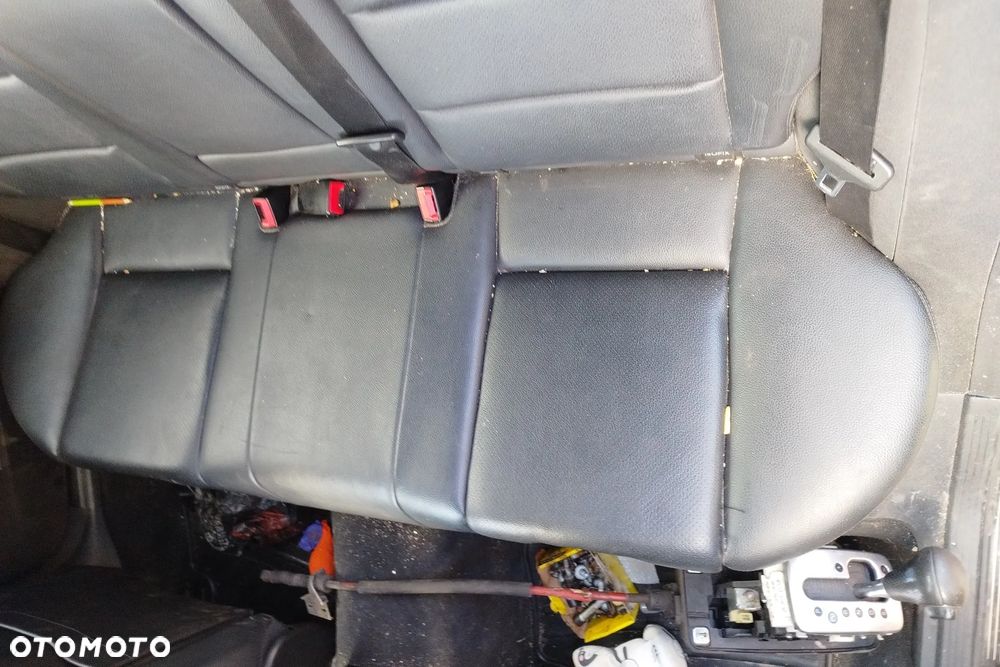 fotele przód + kanapa tył SKÓRA CZarna do MERCEDES w212 KOMBi 09- komplet z podłokietnikiem - 8
