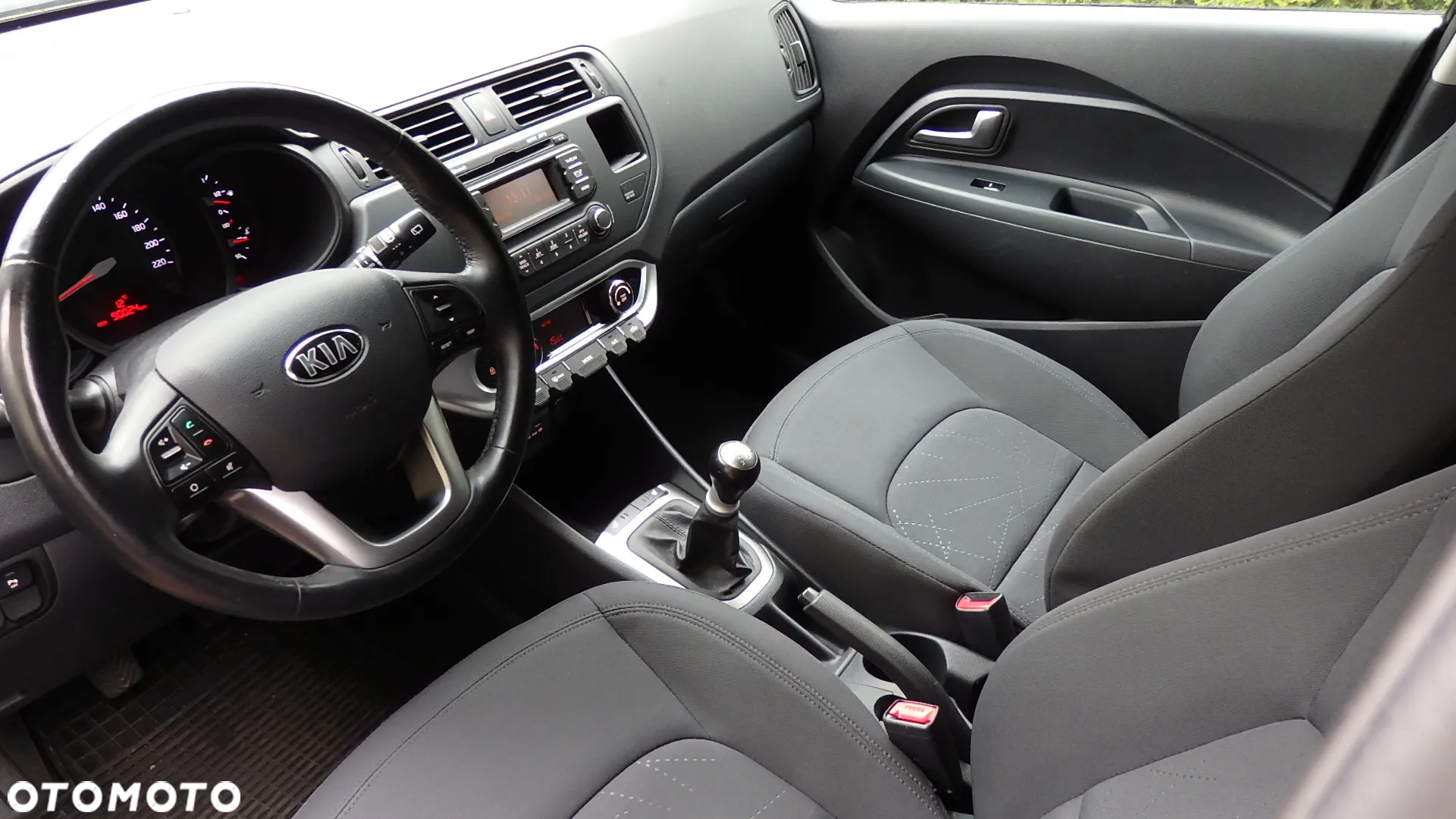Kia Rio - 31
