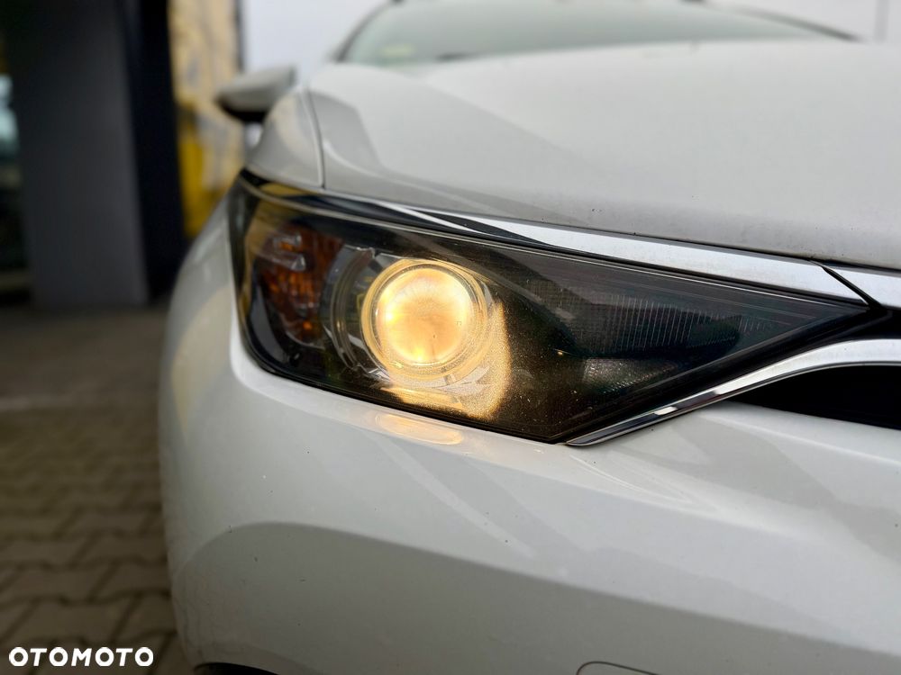 Toyota Auris 1.6 D-4D Design Edition - 8