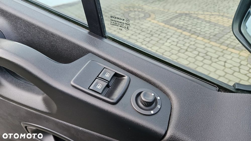Renault Trafic - 19